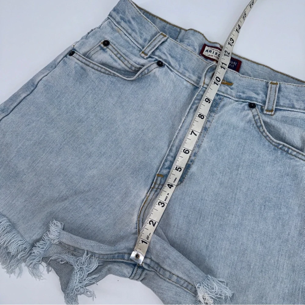 Vintage Arizona cutoff raw hem jean shorts